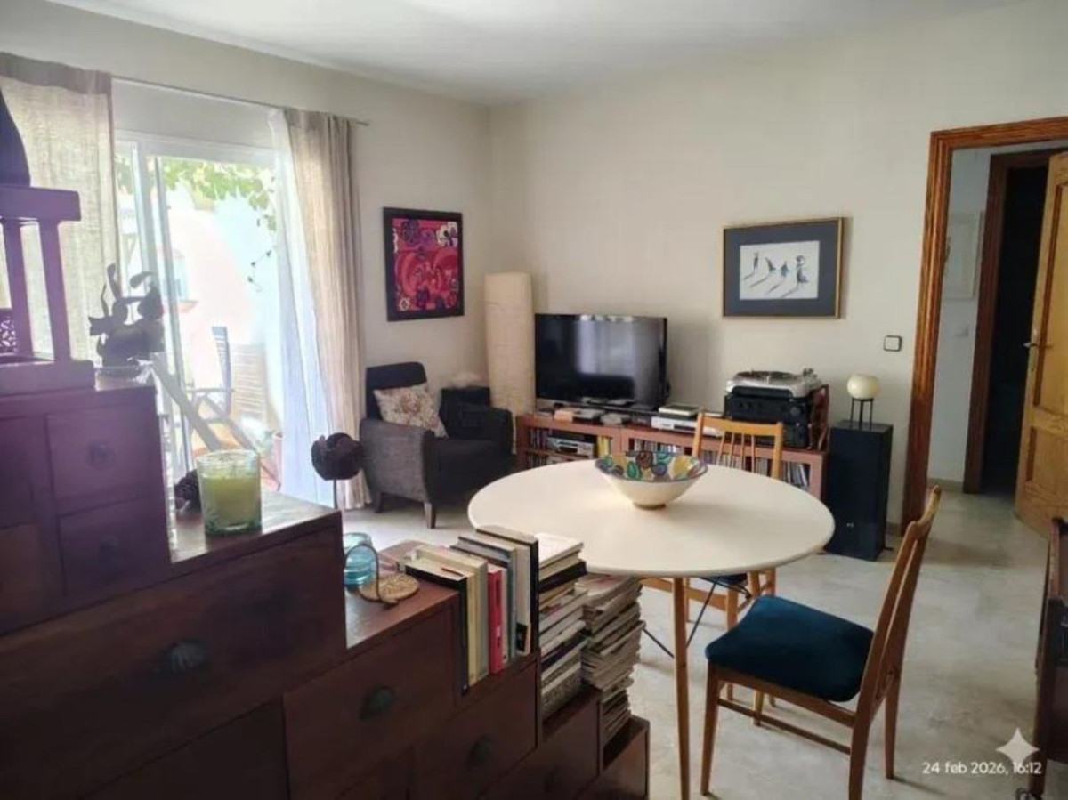 4 Bed Apartment for sale in Estepona Costa Del Sol, Málaga, Spain