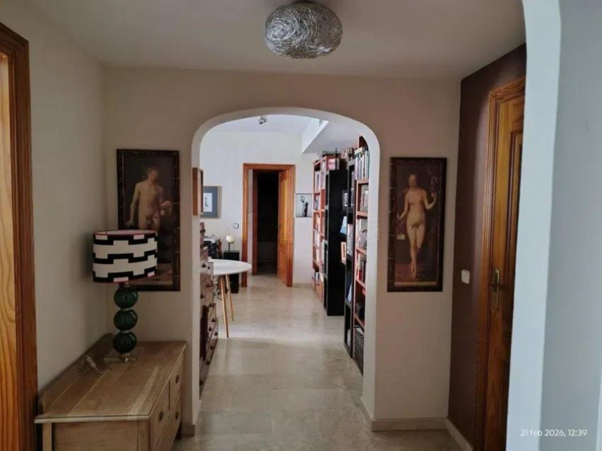 4 Bed Apartment for sale in Estepona Costa Del Sol, Málaga, Spain