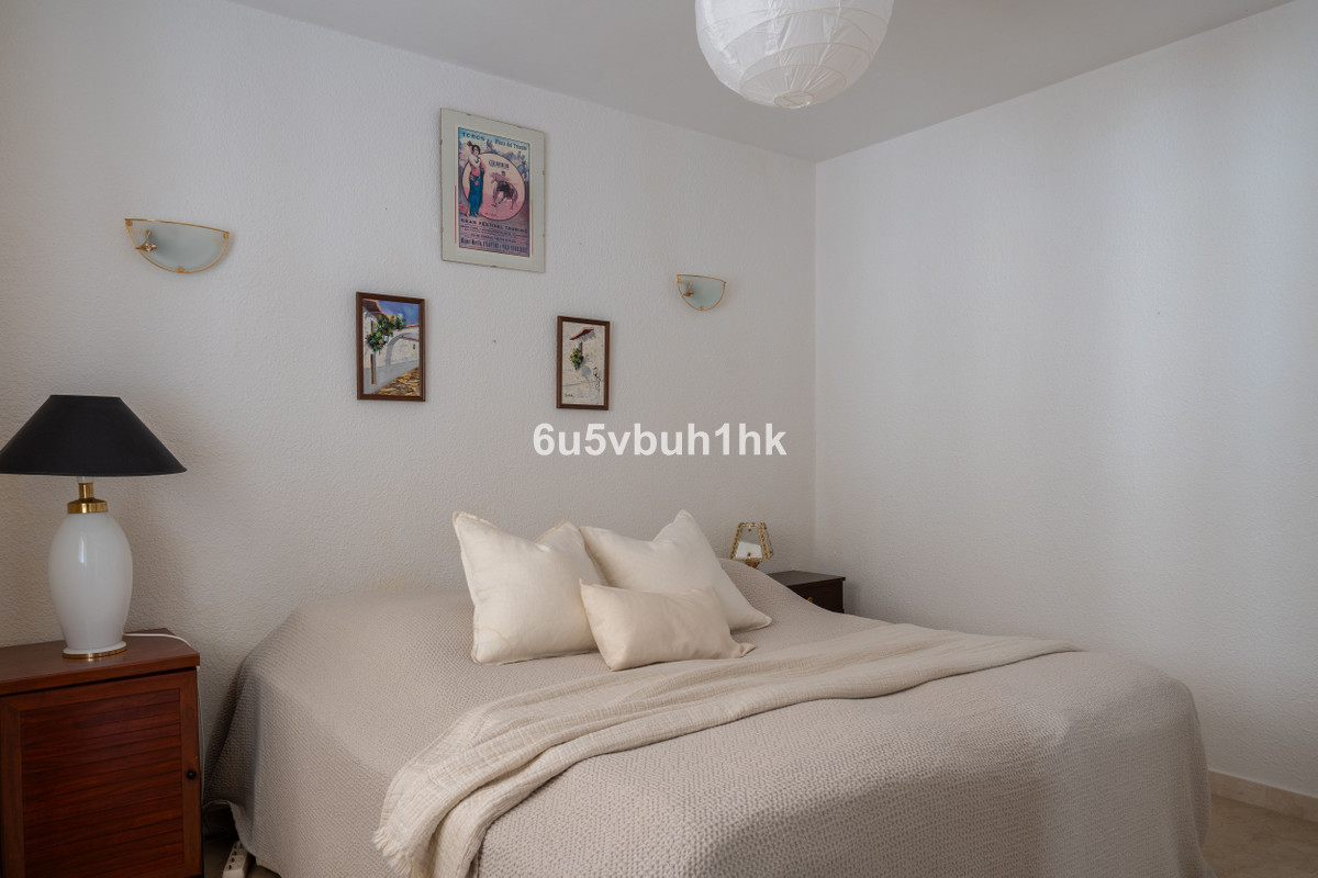 5 Bed Townhouse for sale in Calahonda Costa Del Sol, Málaga, Spain