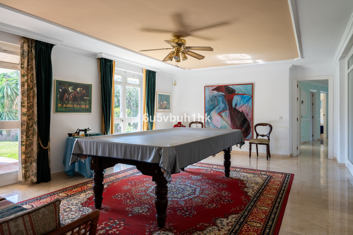5 Bed Townhouse for sale in Calahonda Costa Del Sol, Málaga, Spain