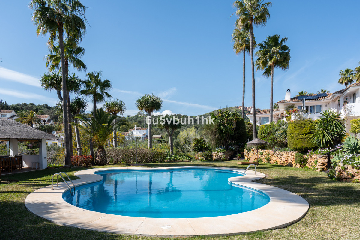 5 Bed Townhouse for sale in Calahonda Costa Del Sol, Málaga, Spain