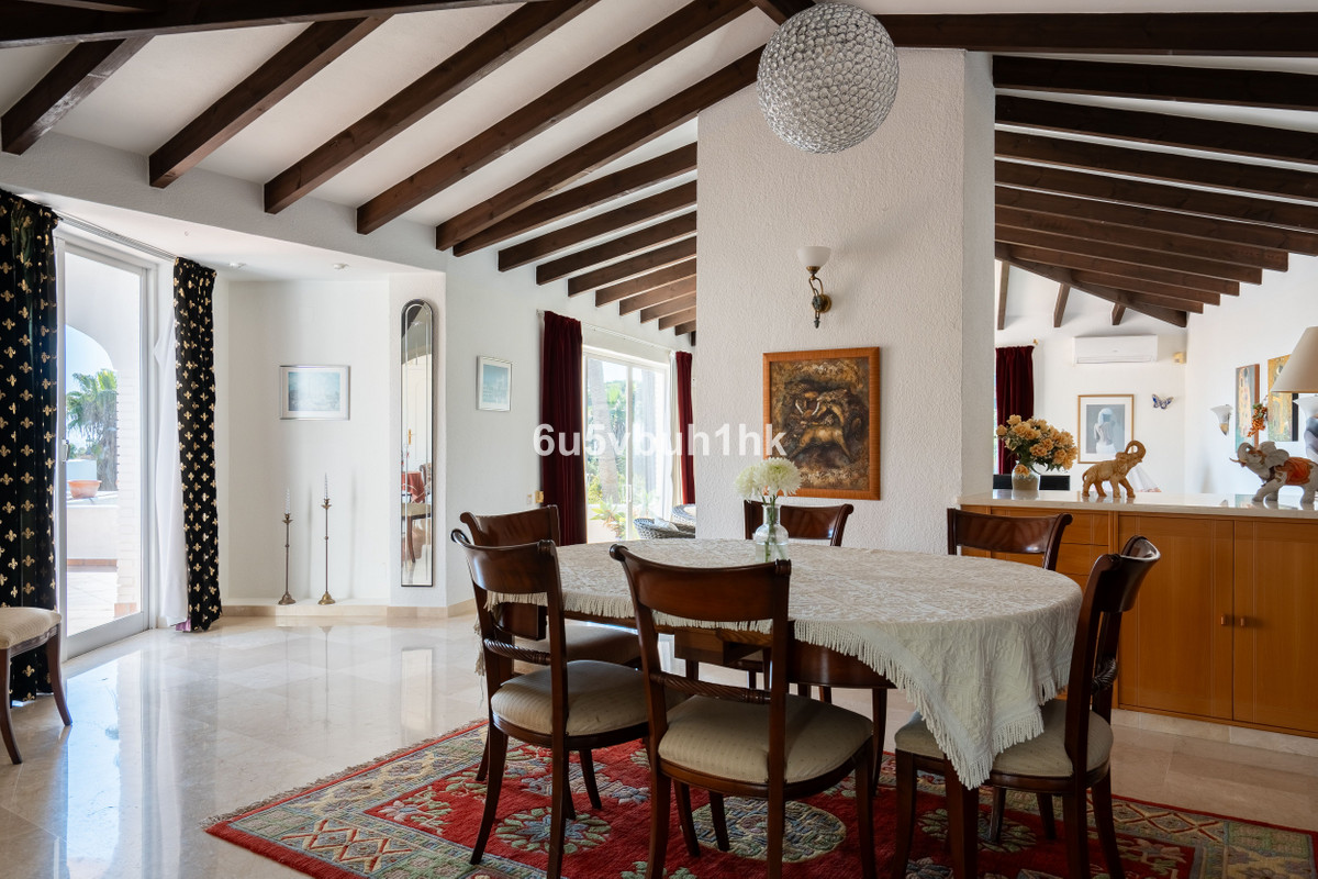 5 Bed Townhouse for sale in Calahonda Costa Del Sol, Málaga, Spain