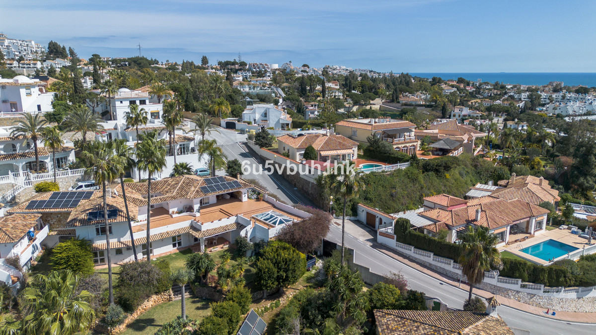 5 Bed Townhouse for sale in Calahonda Costa Del Sol, Málaga, Spain