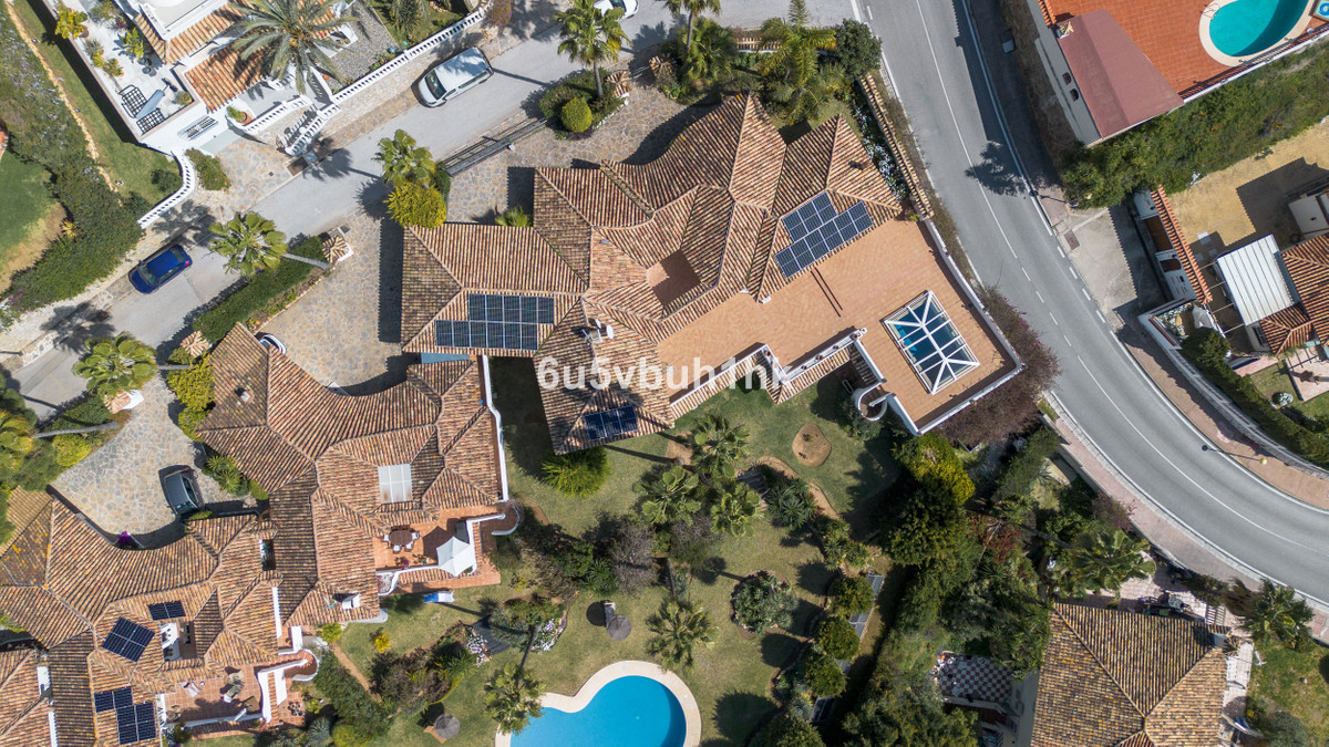 5 Bed Townhouse for sale in Calahonda Costa Del Sol, Málaga, Spain