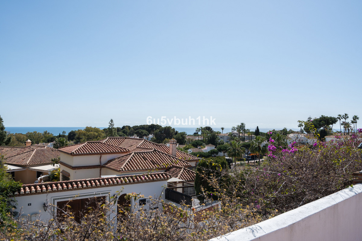 5 Bed Townhouse for sale in Calahonda Costa Del Sol, Málaga, Spain