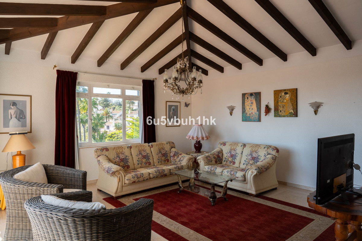 5 Bed Townhouse for sale in Calahonda Costa Del Sol, Málaga, Spain