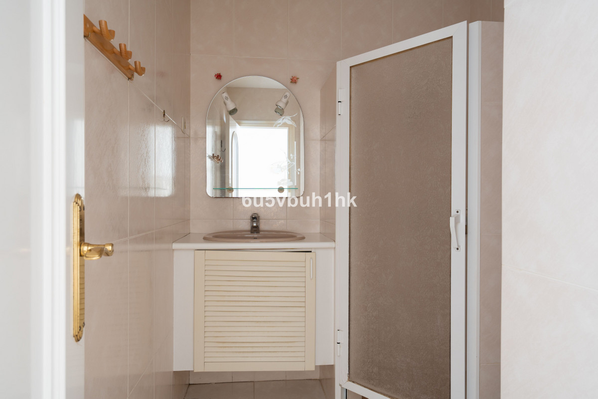 5 Bed Townhouse for sale in Calahonda Costa Del Sol, Málaga, Spain