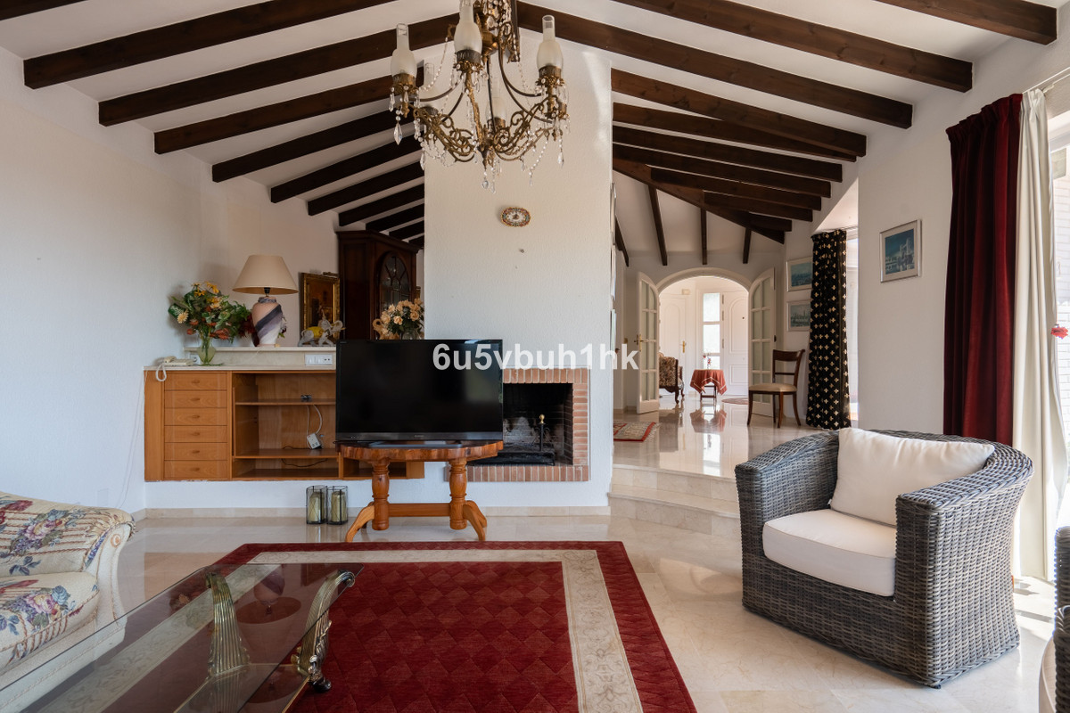 5 Bed Townhouse for sale in Calahonda Costa Del Sol, Málaga, Spain