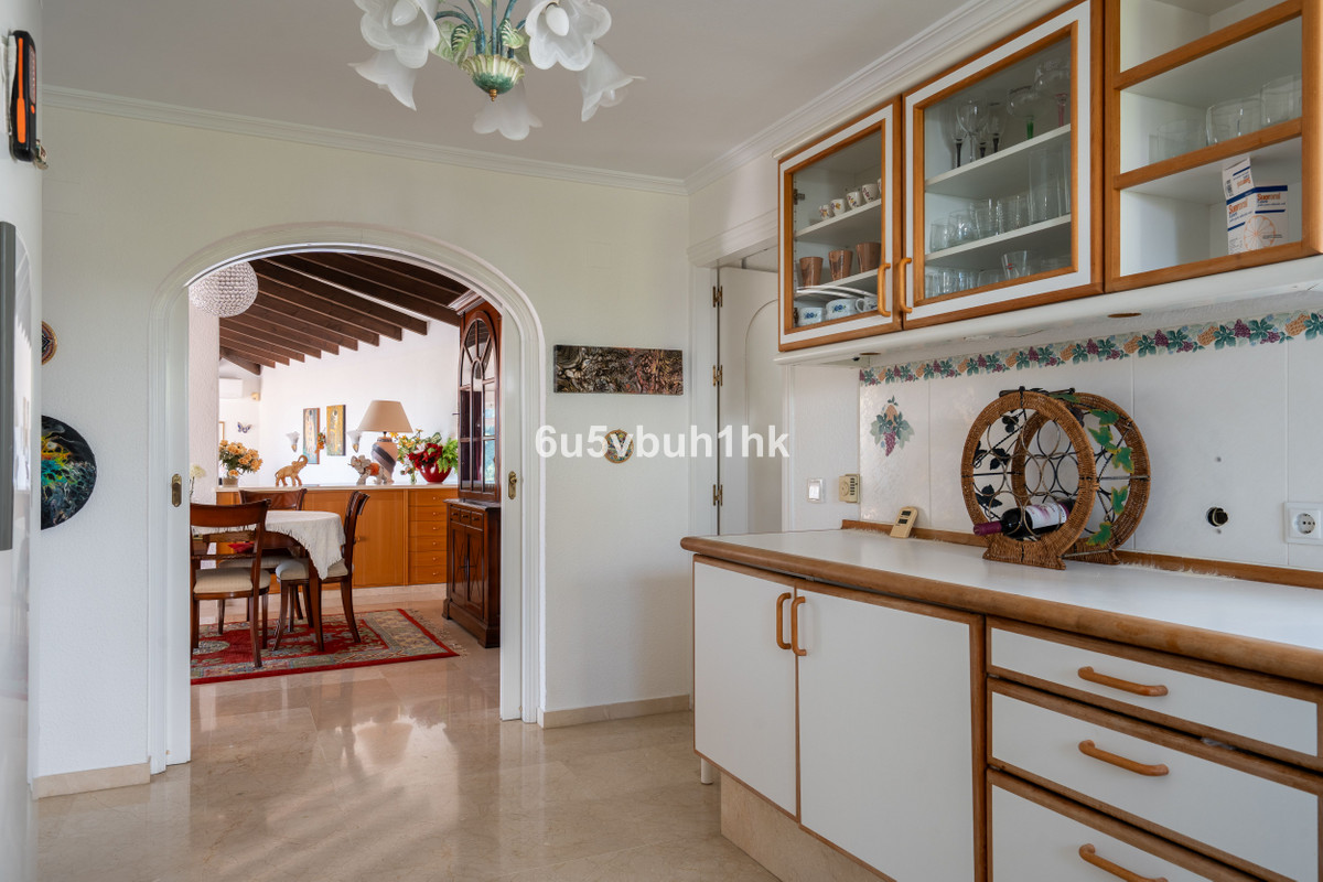 5 Bed Townhouse for sale in Calahonda Costa Del Sol, Málaga, Spain