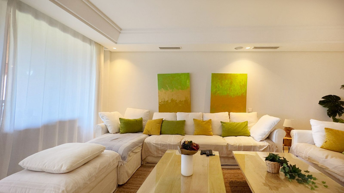 4 Bed Apartment for sale in Los Monteros Costa Del Sol, Málaga, Spain