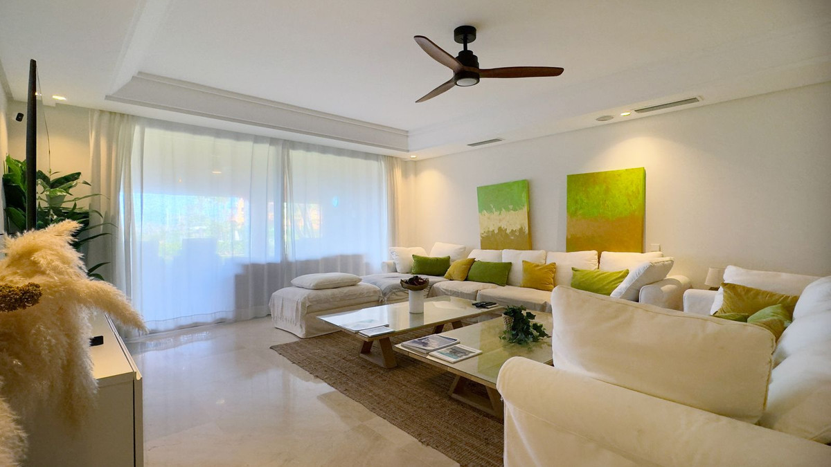 4 Bed Apartment for sale in Los Monteros Costa Del Sol, Málaga, Spain