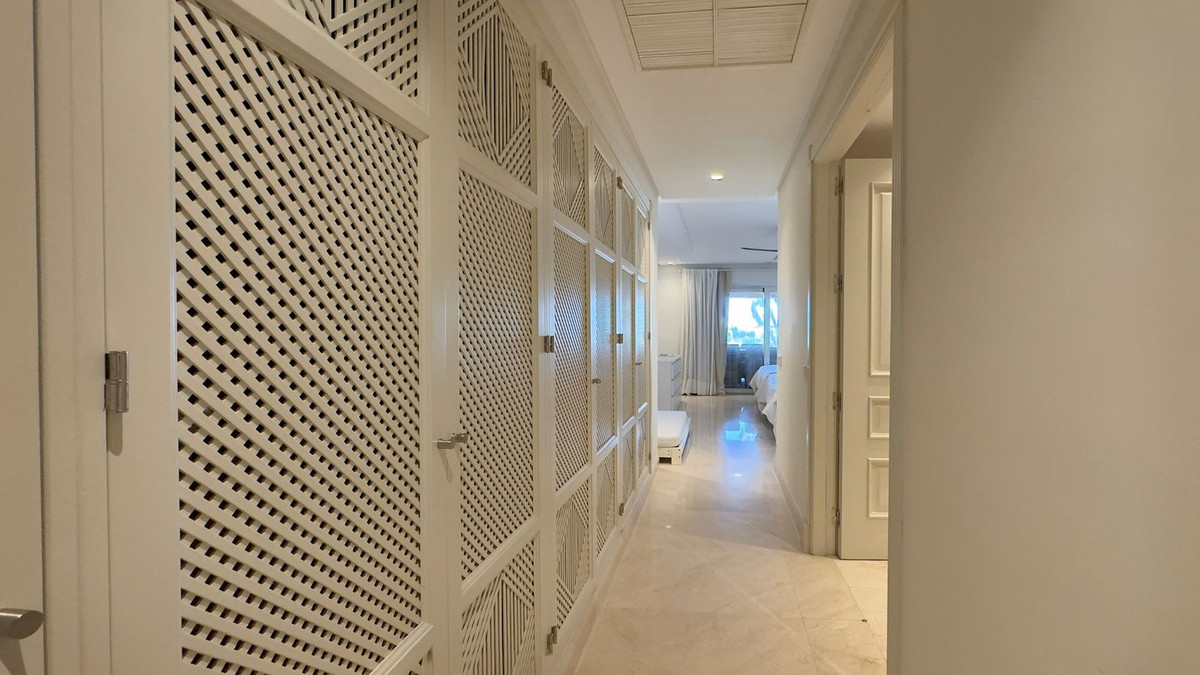 4 Bed Apartment for sale in Los Monteros Costa Del Sol, Málaga, Spain