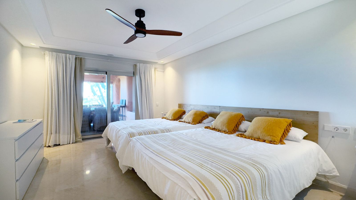 4 Bed Apartment for sale in Los Monteros Costa Del Sol, Málaga, Spain