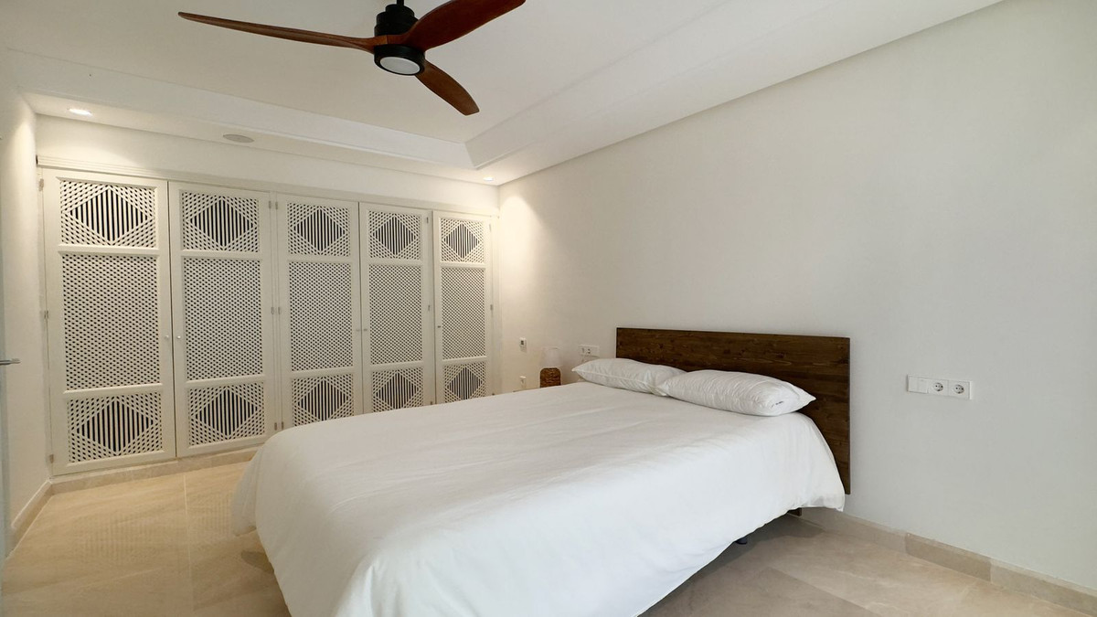 4 Bed Apartment for sale in Los Monteros Costa Del Sol, Málaga, Spain