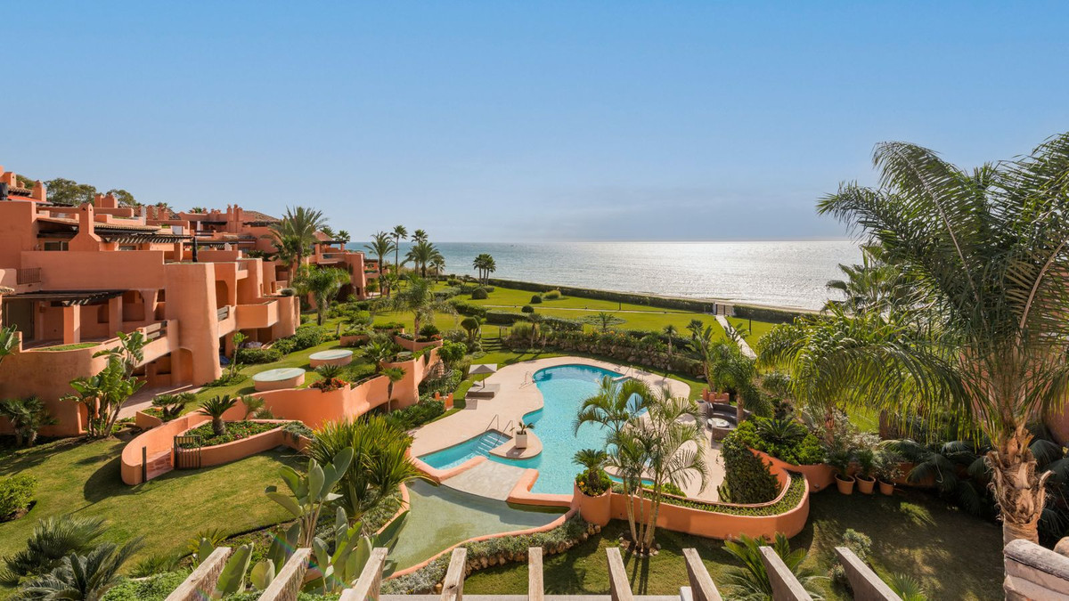 4 Bed Apartment for sale in Los Monteros Costa Del Sol, Málaga, Spain