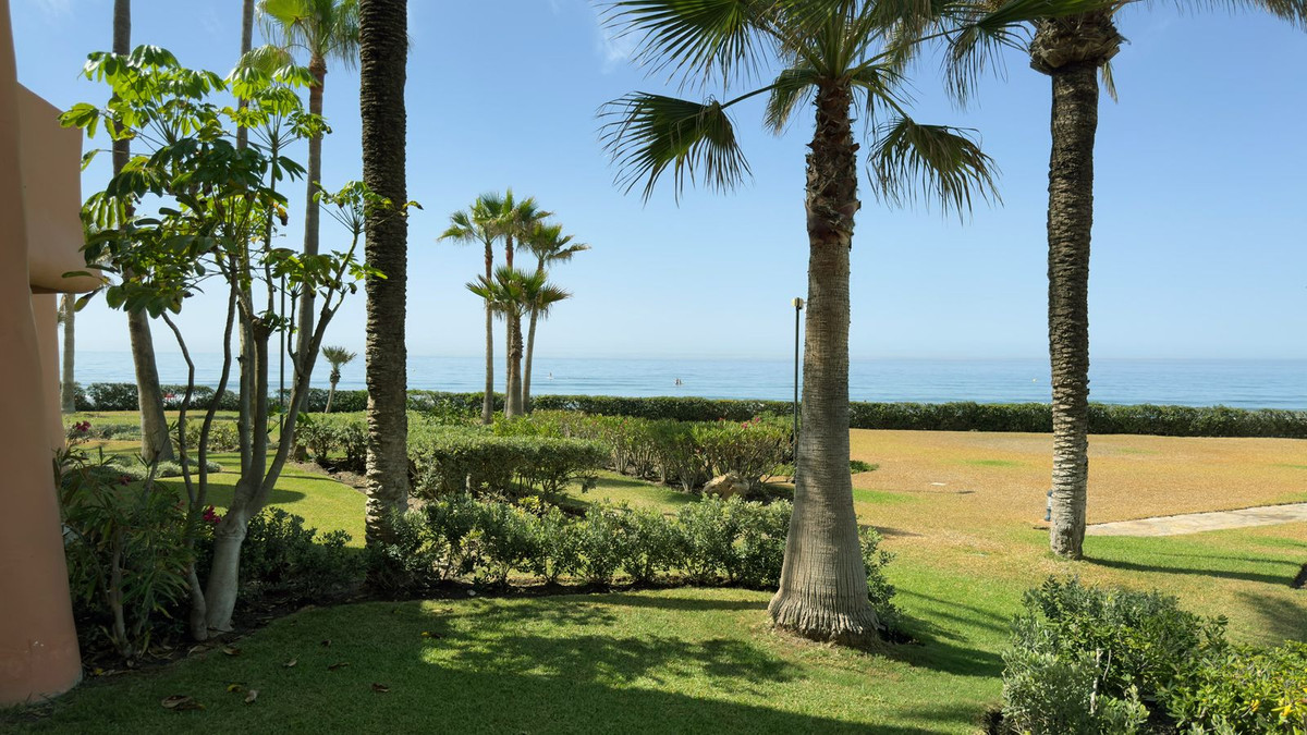4 Bed Apartment for sale in Los Monteros Costa Del Sol, Málaga, Spain