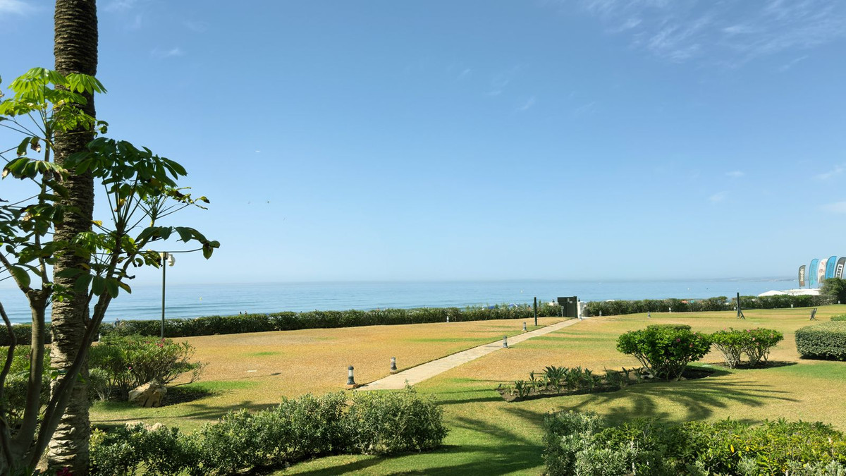 4 Bed Apartment for sale in Los Monteros Costa Del Sol, Málaga, Spain