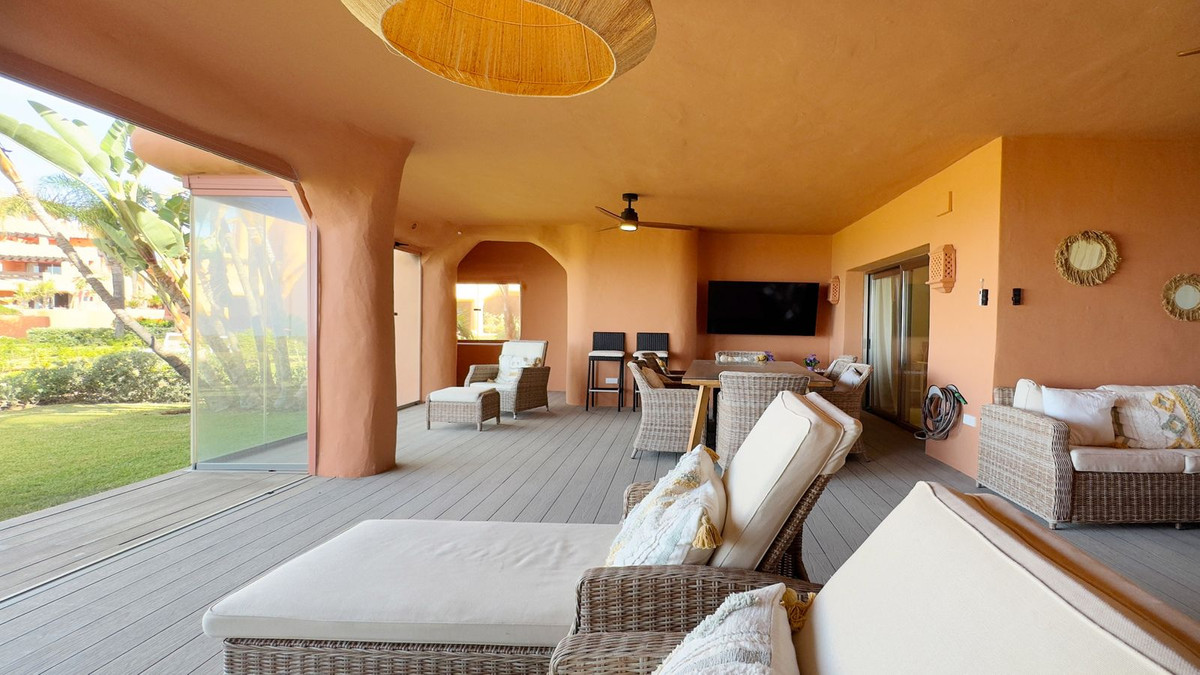 4 Bed Apartment for sale in Los Monteros Costa Del Sol, Málaga, Spain