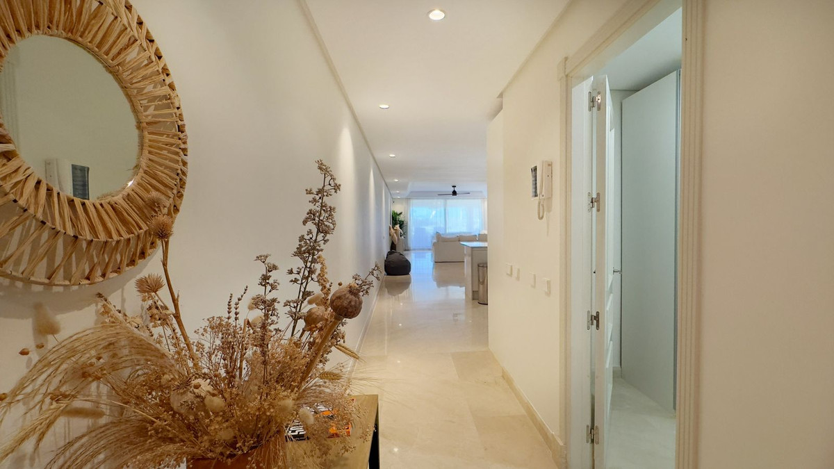 4 Bed Apartment for sale in Los Monteros Costa Del Sol, Málaga, Spain