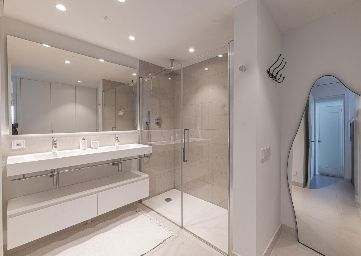 2 Bed Apartment for sale in Higueron Costa Del Sol, Málaga, Spain