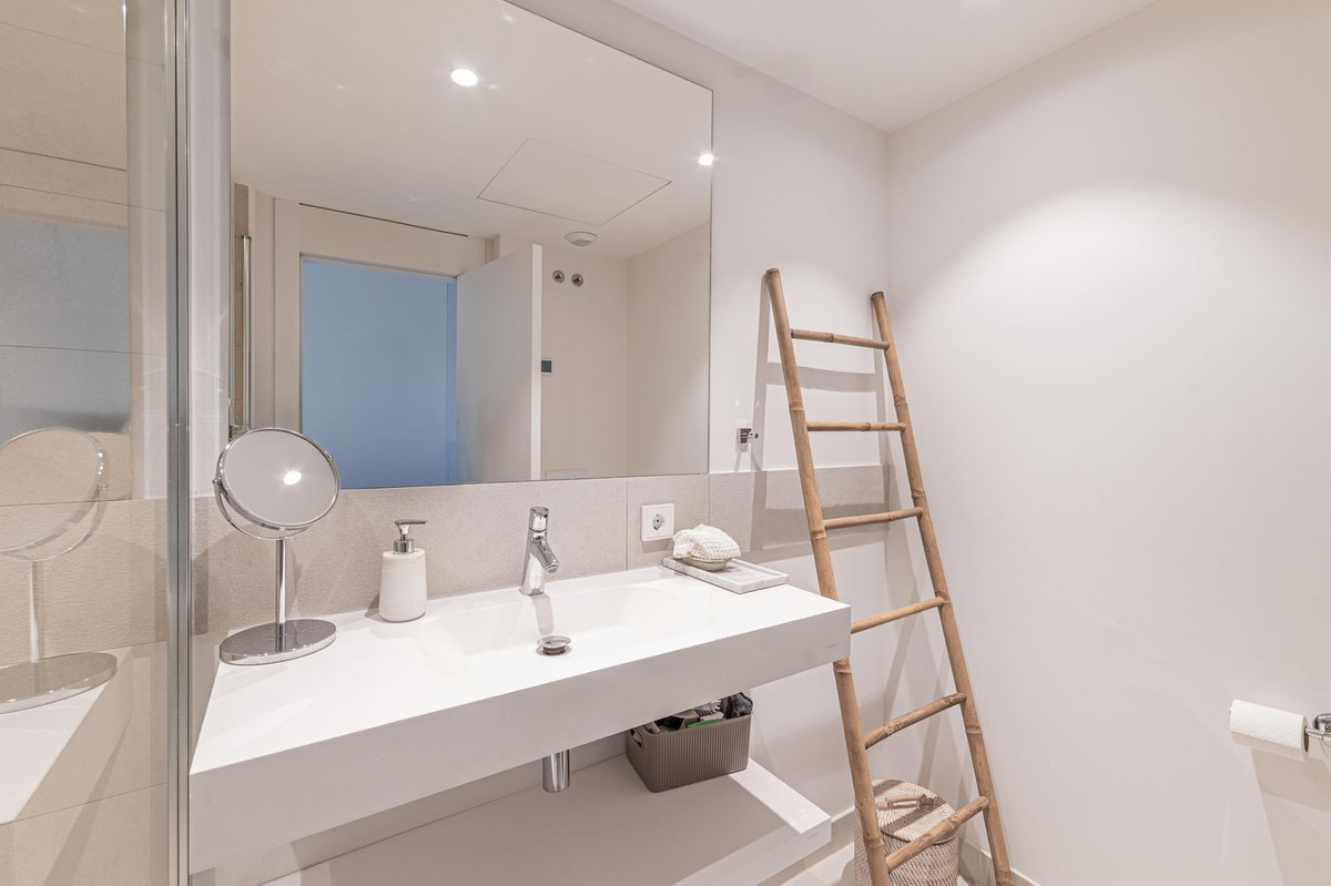 2 Bed Apartment for sale in Higueron Costa Del Sol, Málaga, Spain