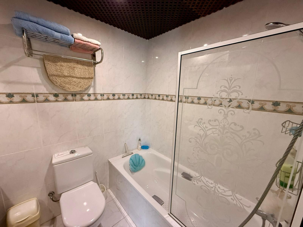 Se vende Villa - Chalet de 3 dormitorios en Costa Del Sol, Málaga, España