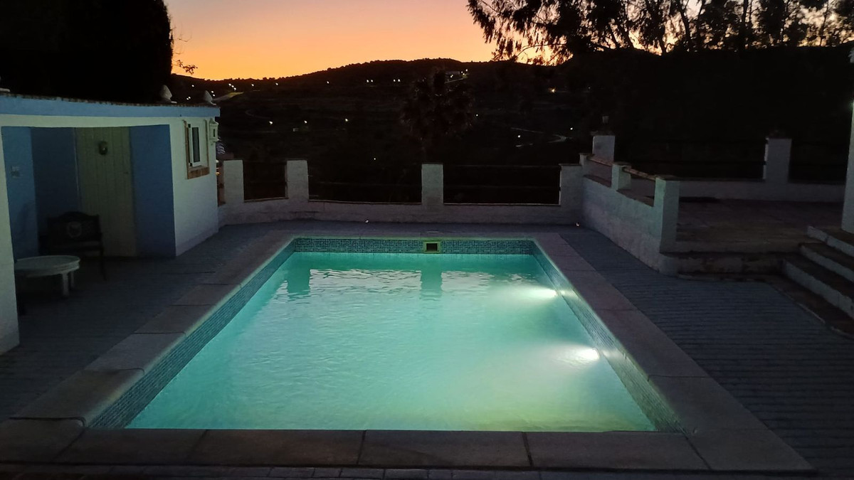 Se vende Villa - Chalet de 3 dormitorios en Costa Del Sol, Málaga, España