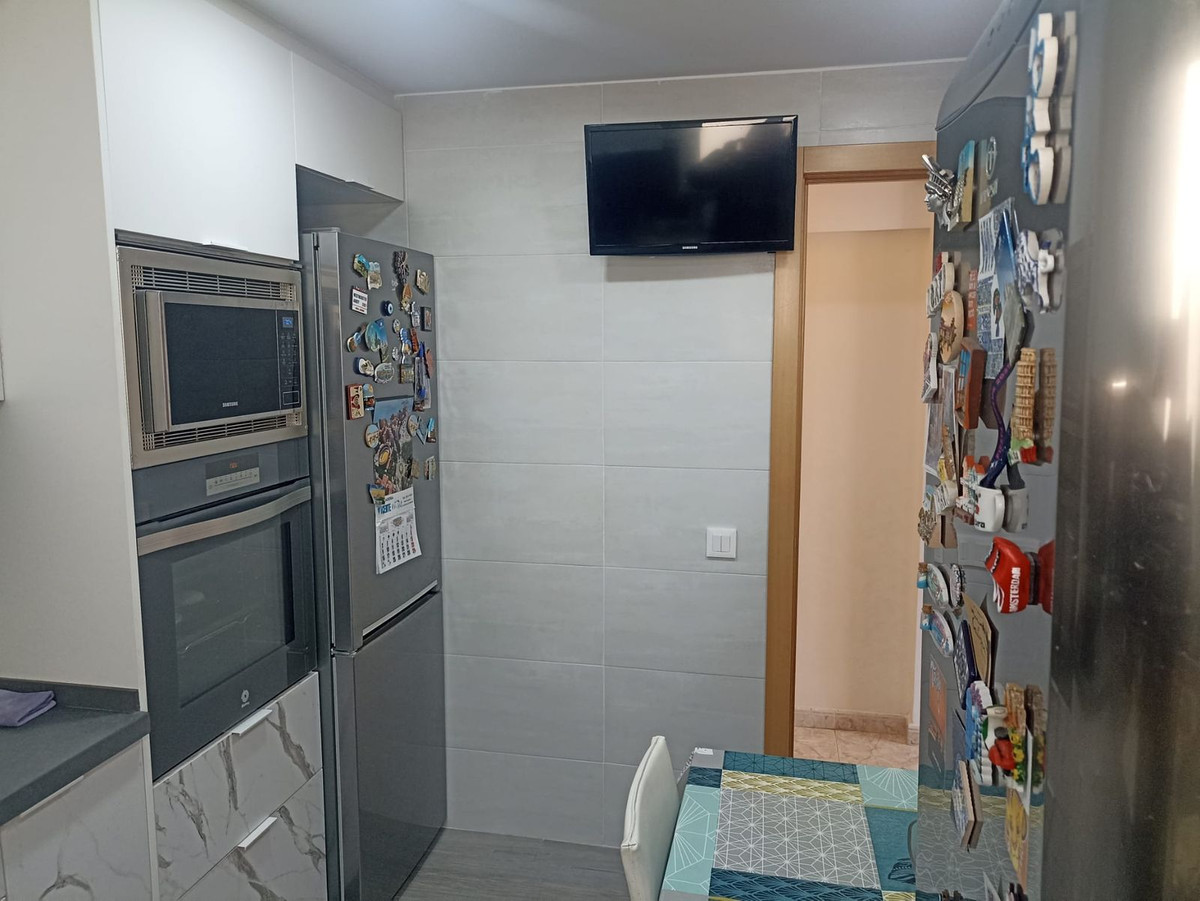 3 Bed Apartment for sale in Fuengirola Costa Del Sol, Málaga, Spain