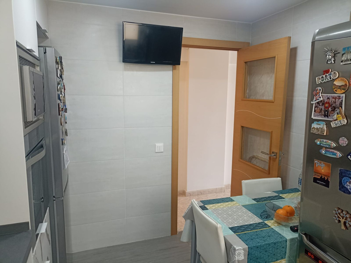 3 Bed Apartment for sale in Fuengirola Costa Del Sol, Málaga, Spain