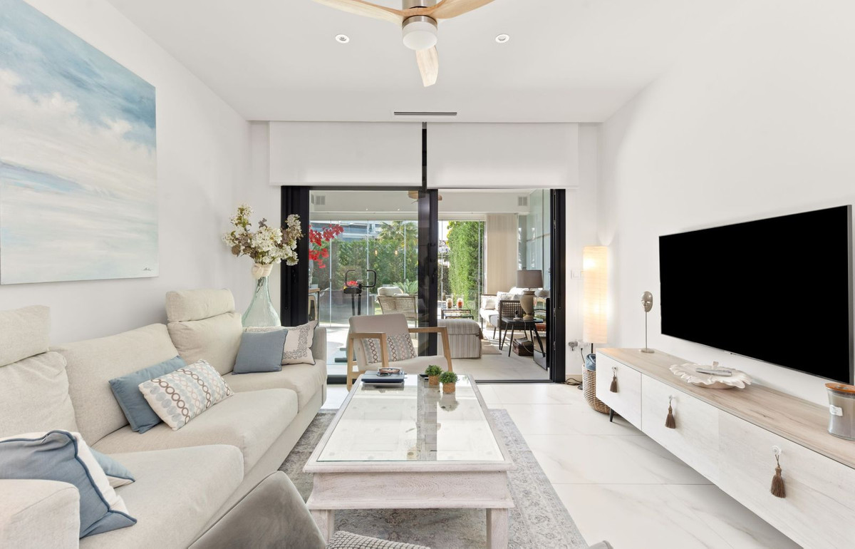 2 Bed Apartment for sale in New Golden Mile Costa Del Sol, Málaga, Spain