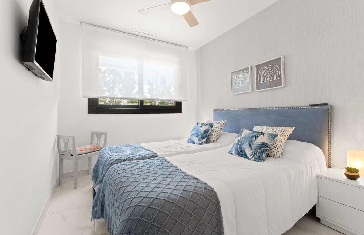 2 Bed Apartment for sale in New Golden Mile Costa Del Sol, Málaga, Spain