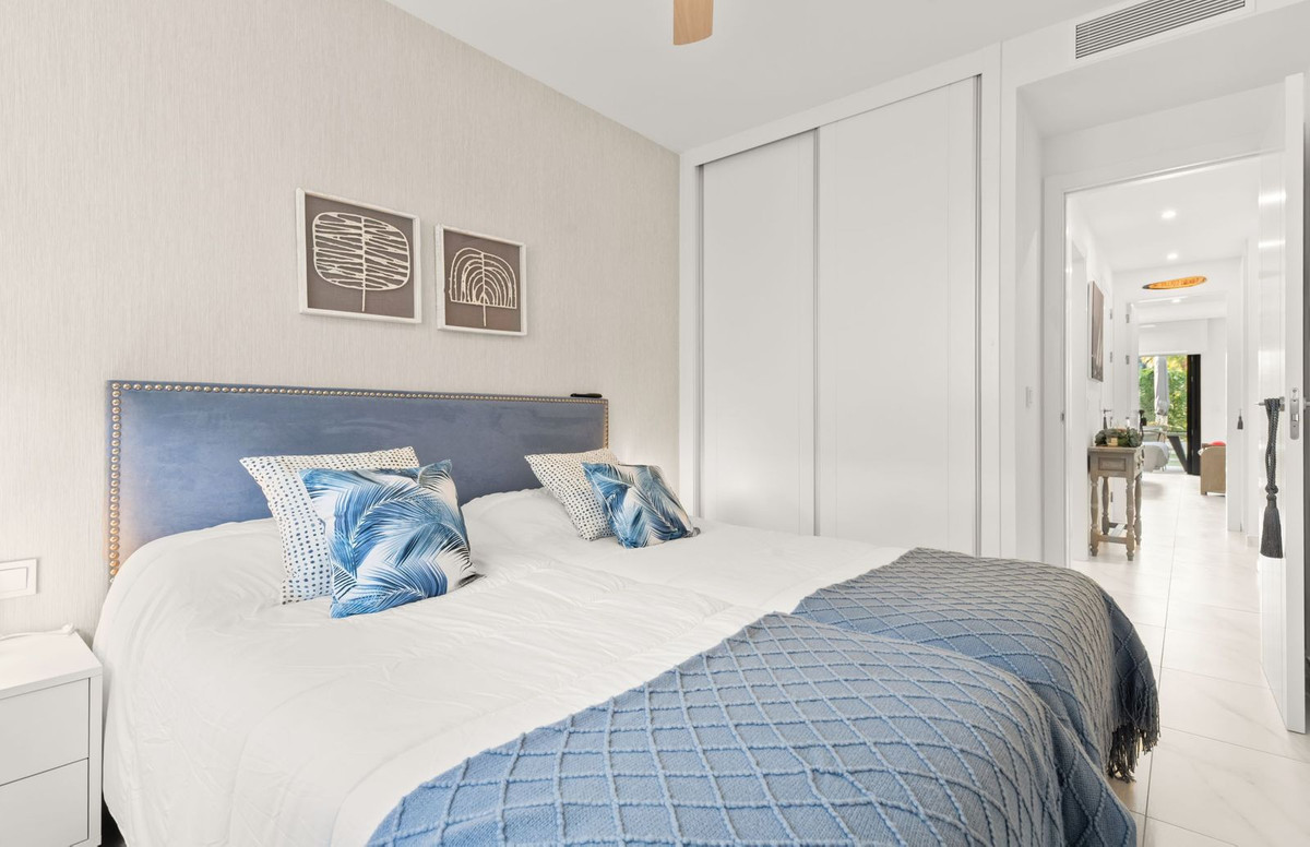 2 Bed Apartment for sale in New Golden Mile Costa Del Sol, Málaga, Spain