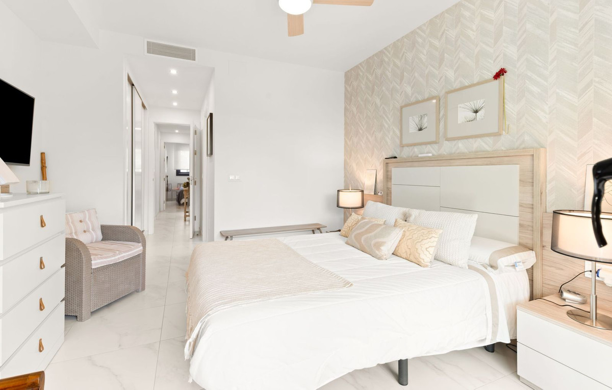 2 Bed Apartment for sale in New Golden Mile Costa Del Sol, Málaga, Spain