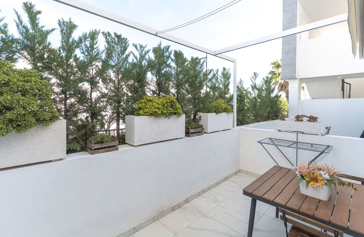 2 Bed Apartment for sale in New Golden Mile Costa Del Sol, Málaga, Spain