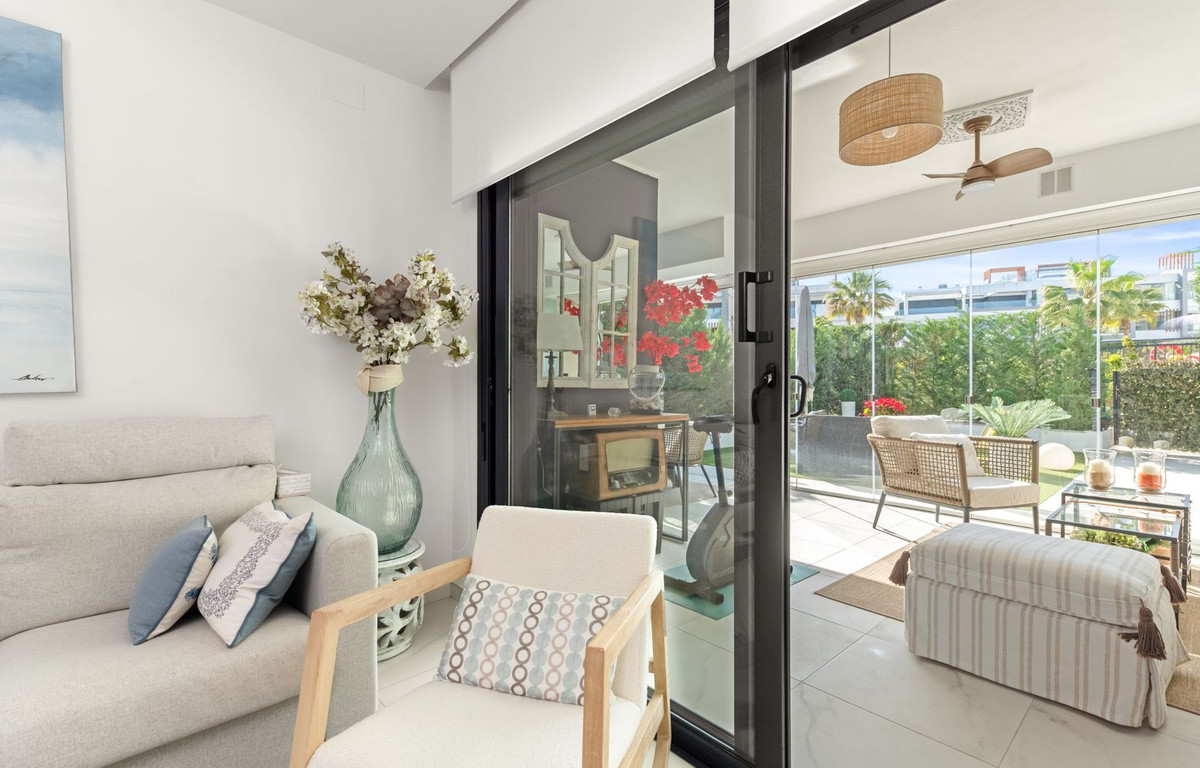 2 Bed Apartment for sale in New Golden Mile Costa Del Sol, Málaga, Spain
