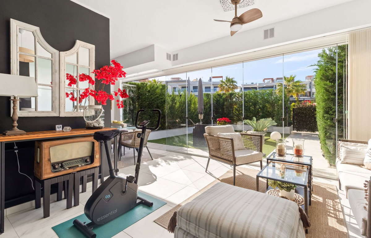 2 Bed Apartment for sale in New Golden Mile Costa Del Sol, Málaga, Spain