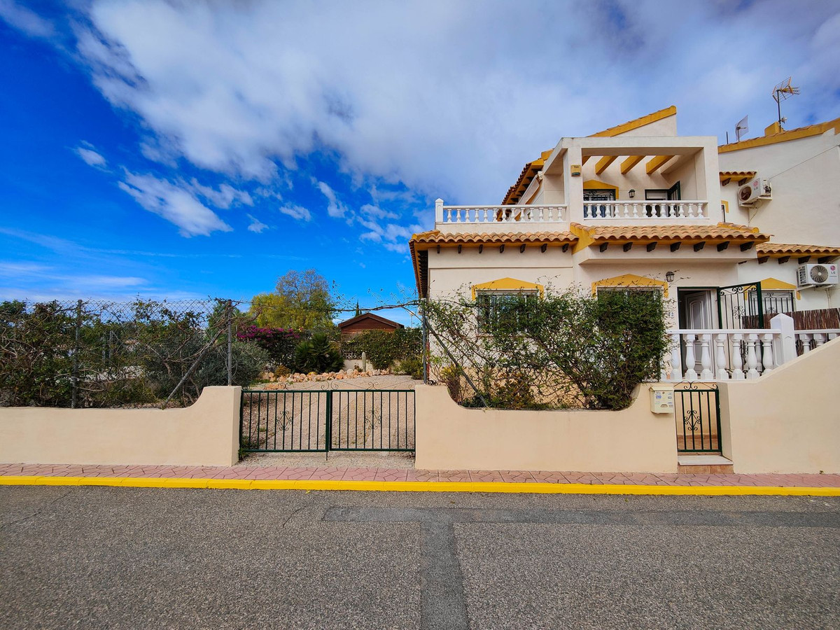 Se vende Adosada de 3 dormitorios en Costa Blanca, Alicante, España