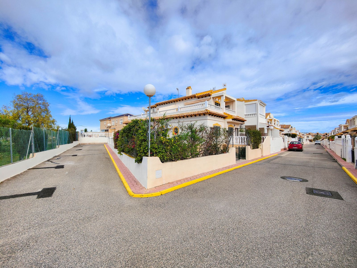Se vende Adosada de 3 dormitorios en Costa Blanca, Alicante, España