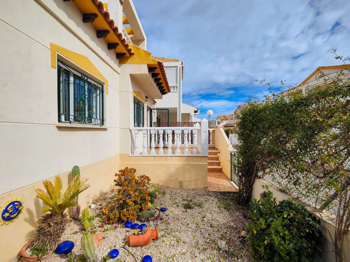 Se vende Adosada de 3 dormitorios en Costa Blanca, Alicante, España