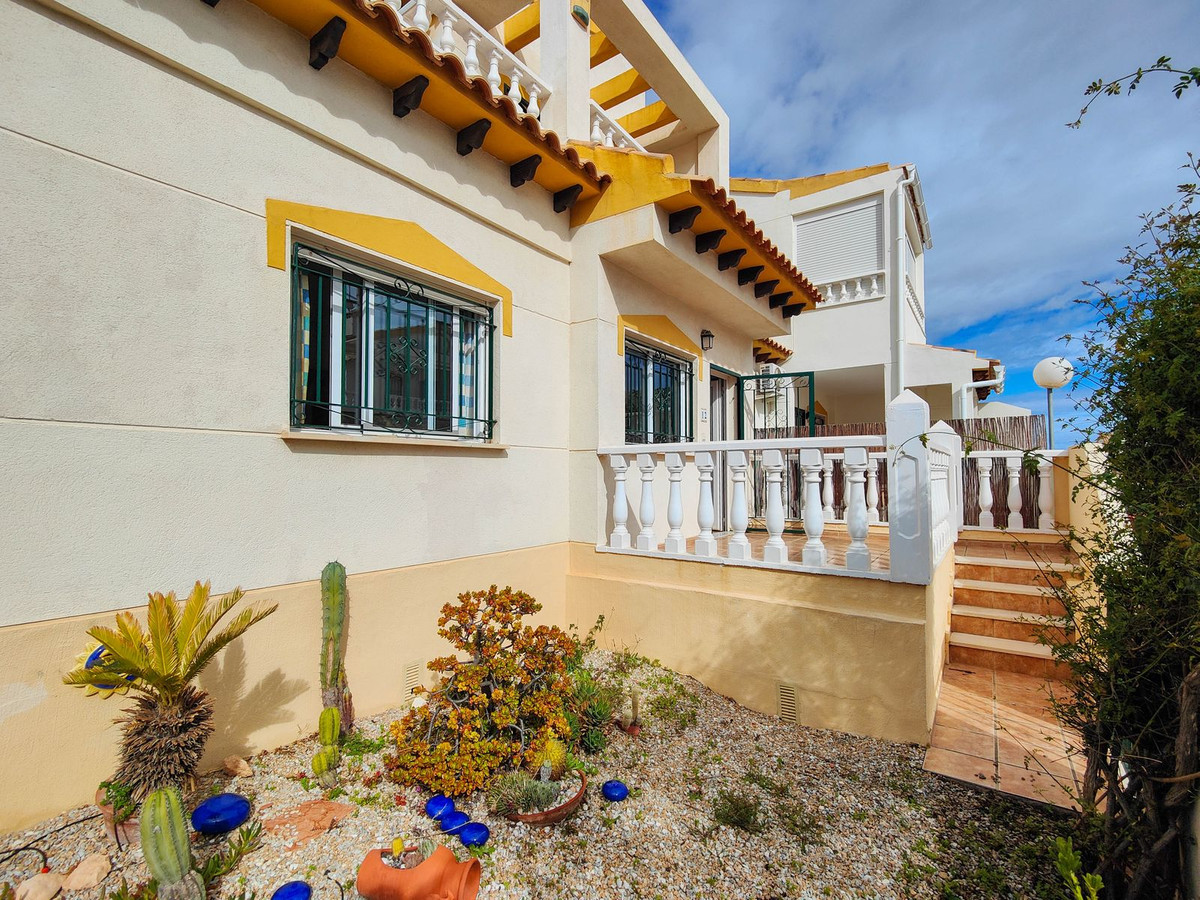 Se vende Adosada de 3 dormitorios en Costa Blanca, Alicante, España