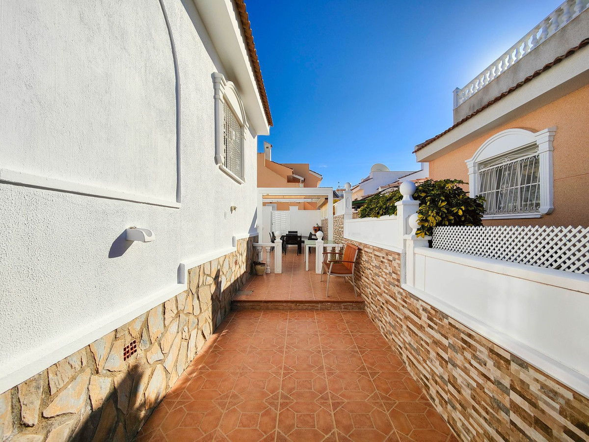 Se vende Villa - Chalet de 2 dormitorios en Costa Blanca, Alicante, España