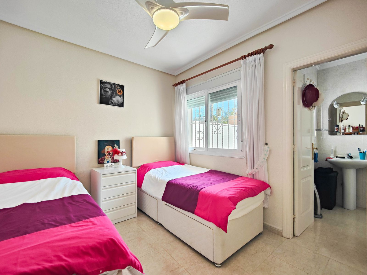 Se vende Villa - Chalet de 2 dormitorios en Costa Blanca, Alicante, España