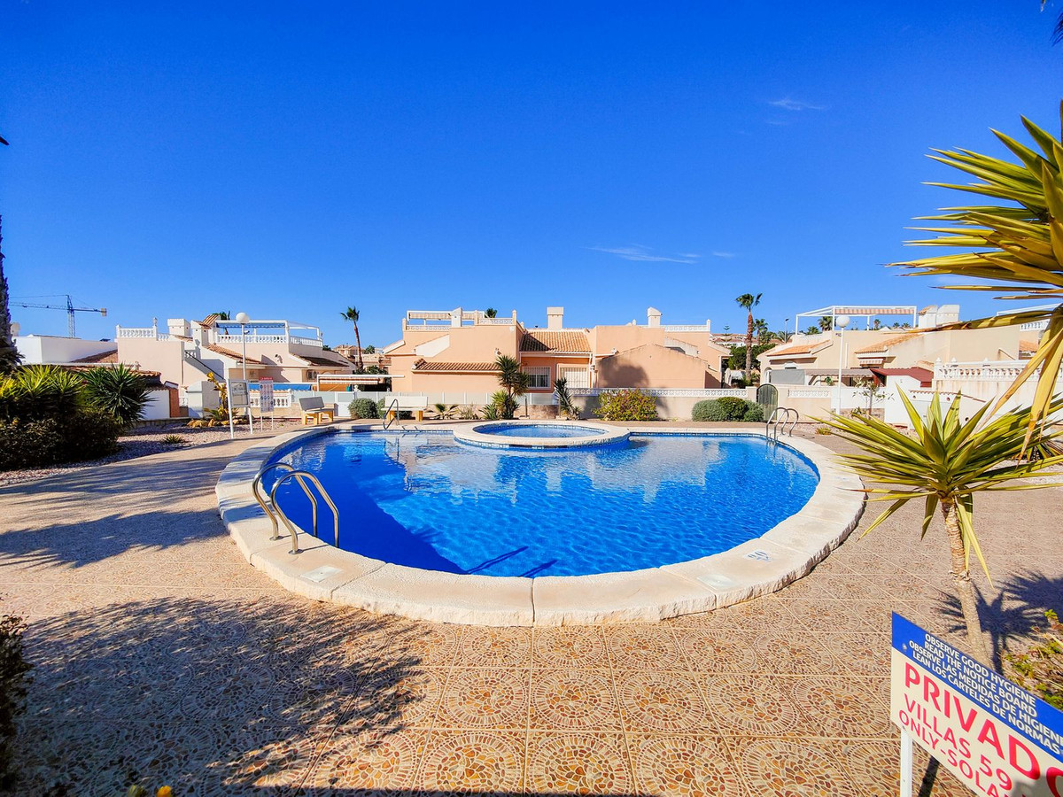 Se vende Villa - Chalet de 2 dormitorios en Costa Blanca, Alicante, España