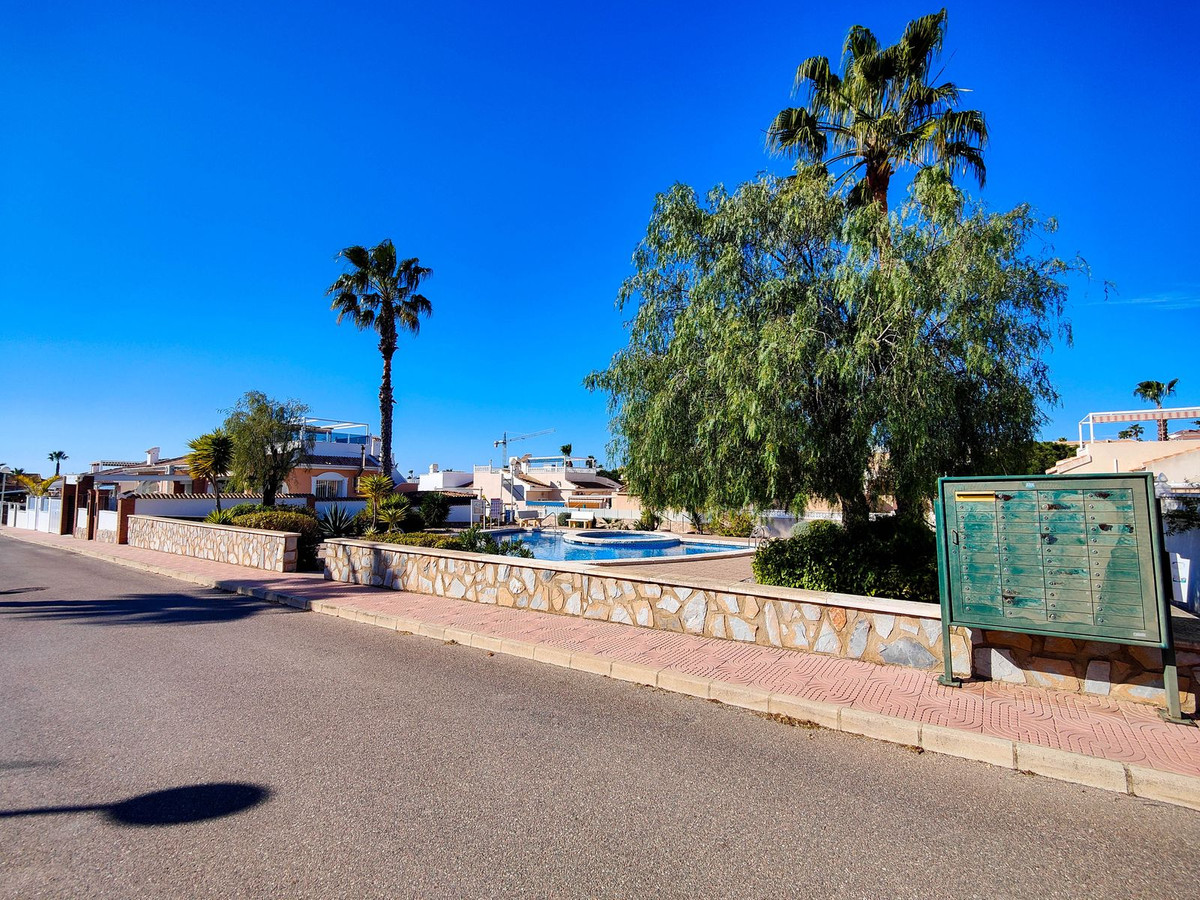 Se vende Villa - Chalet de 2 dormitorios en Costa Blanca, Alicante, España