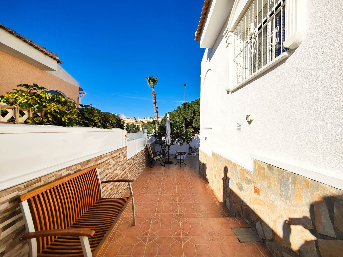 Se vende Villa - Chalet de 2 dormitorios en Costa Blanca, Alicante, España