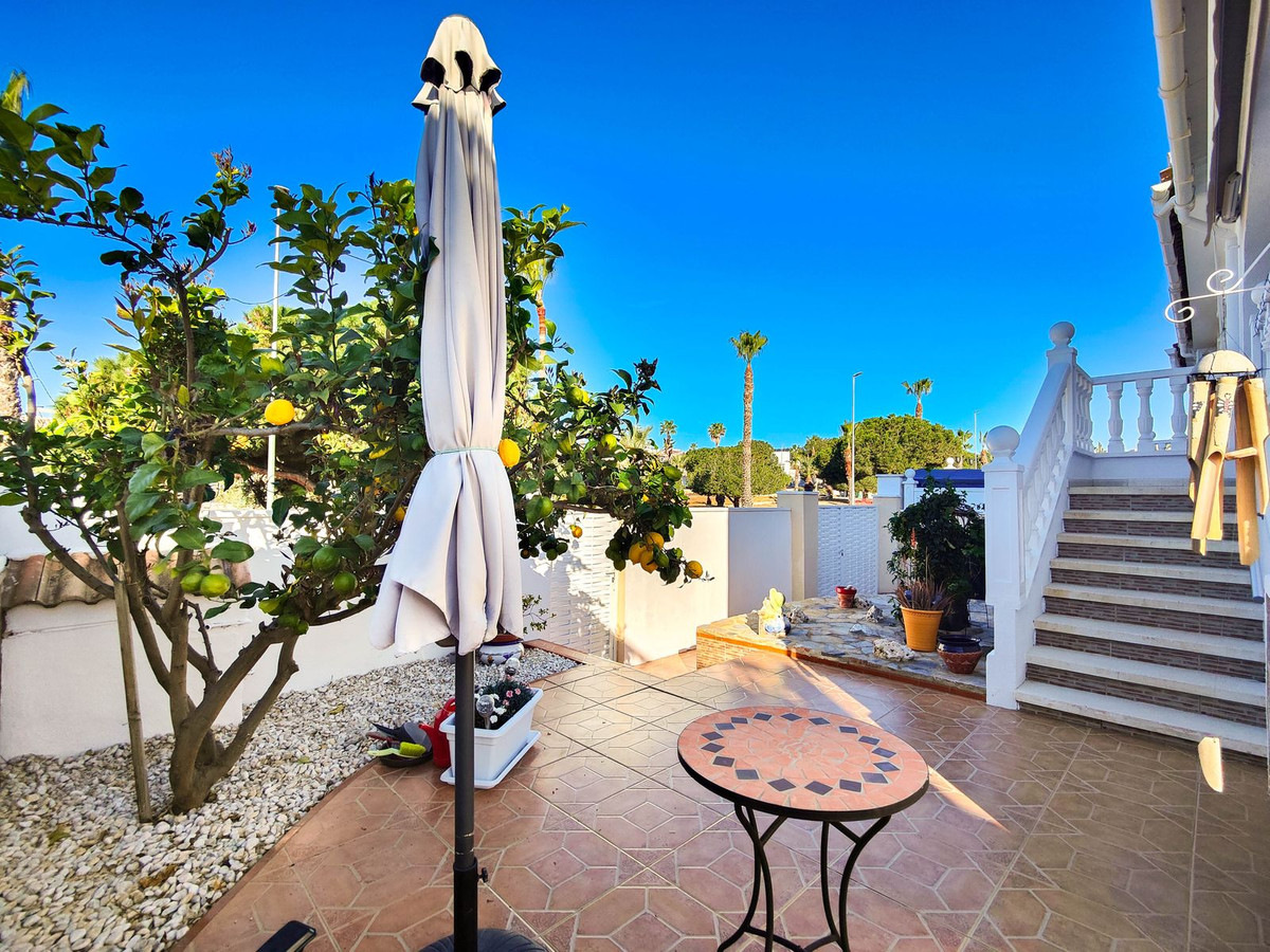 Se vende Villa - Chalet de 2 dormitorios en Costa Blanca, Alicante, España