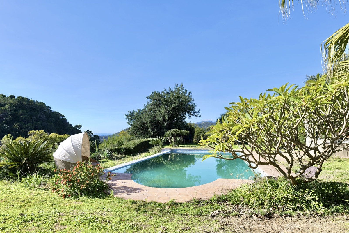 Se vende Villa - Chalet de 6 dormitorios en Costa Del Sol, Málaga, España