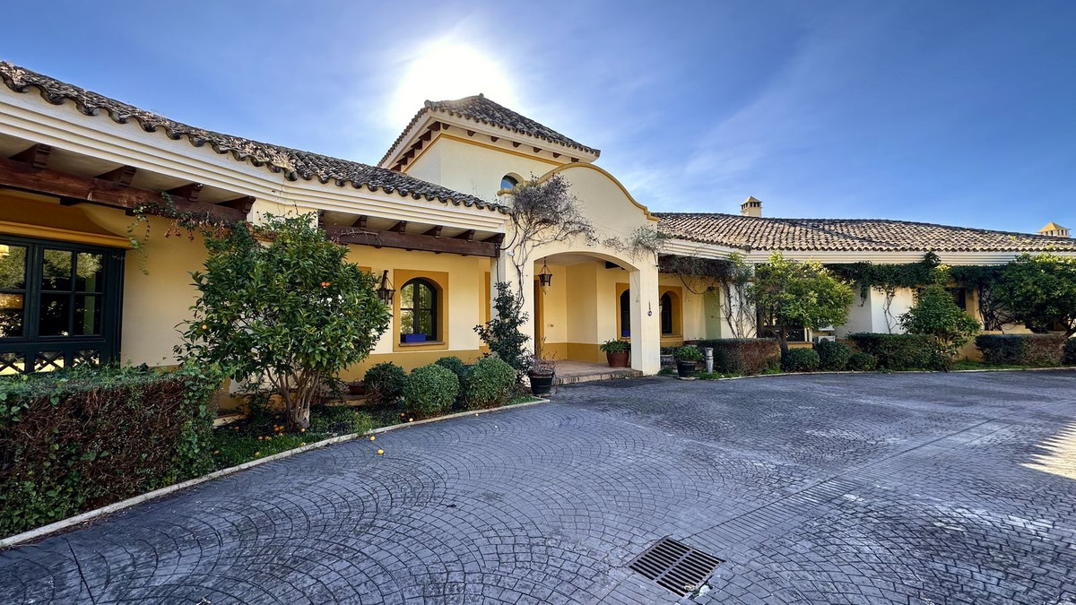 Se vende Villa - Chalet de 6 dormitorios en Costa Del Sol, Málaga, España