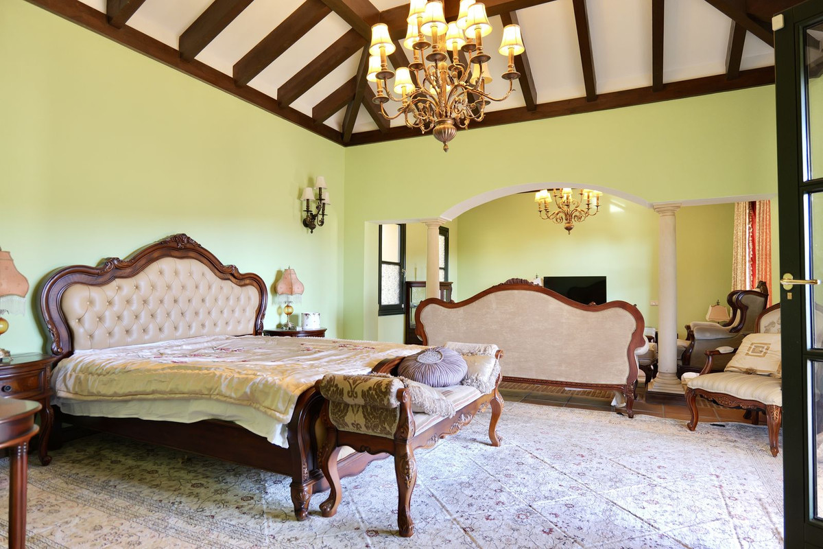 Se vende Villa - Chalet de 6 dormitorios en Costa Del Sol, Málaga, España
