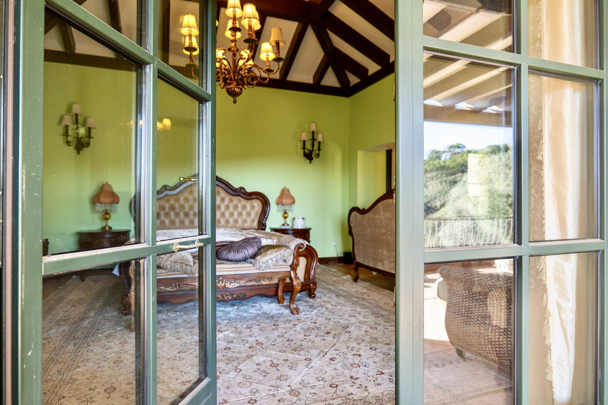 Se vende Villa - Chalet de 6 dormitorios en Costa Del Sol, Málaga, España